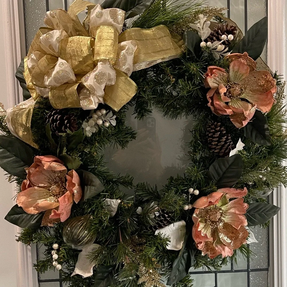 ***NWT Elegant Coral Pink & Gold Magnolia Flower Winter/ Holiday Wreath